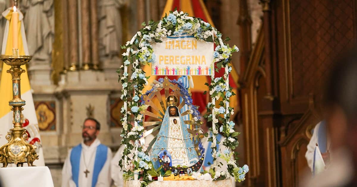 "Ya quiere salir caminando": el sorpresivo video de la Virgen de Luján en Liniers, en la previa de una nueva peregrinación