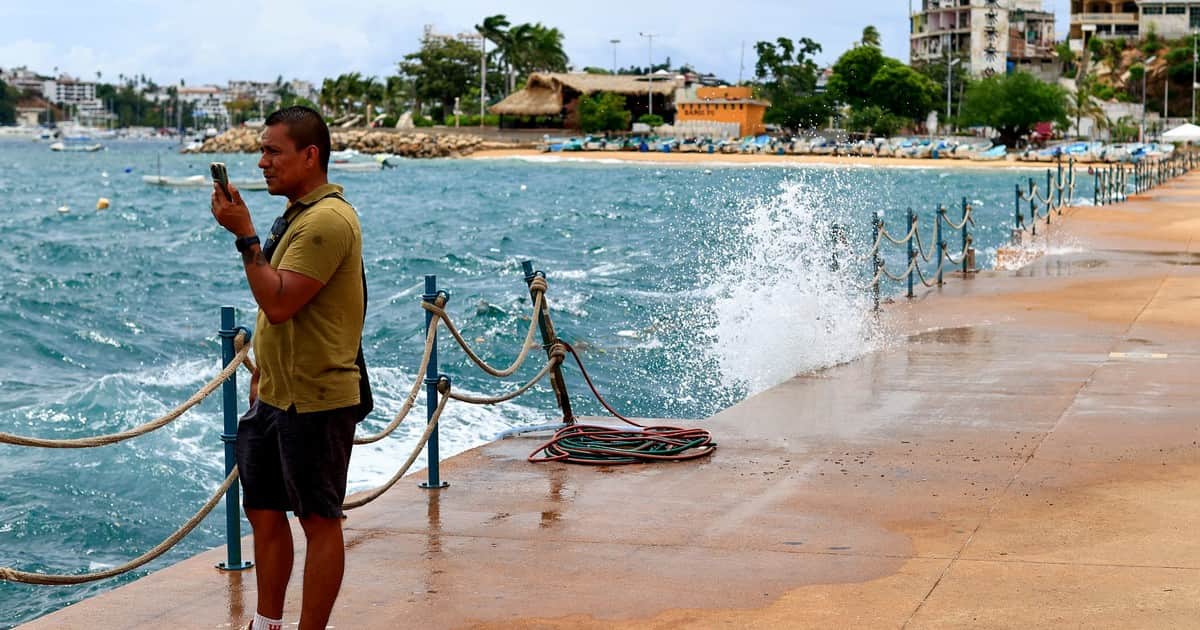 México: el huracán Polo ya alcanzó la categoría 5 y se convirtió en una tormenta "extremadamente peligrosa"