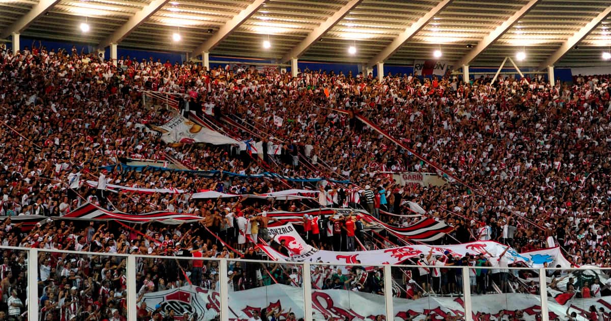 Los motivos que le permitirían a River tener visitantes ante Belgrano: "Beneficio deportivo y financiero..."