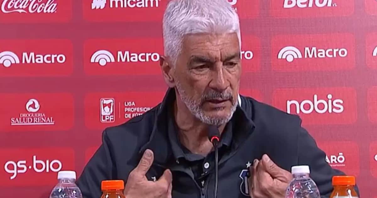 De Felippe, filoso contra el arbitraje en la caída ante Instituto: "Herrera es un crack"