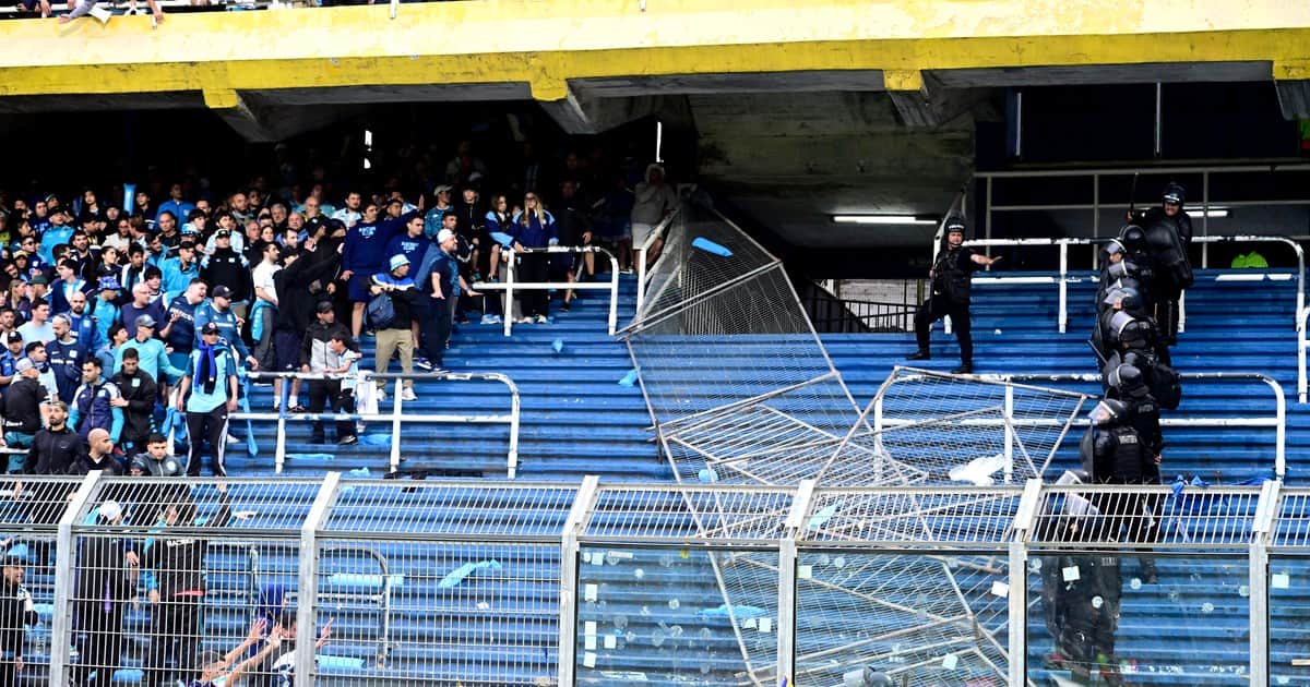 Escándalo en la previa de Boca-Racing: conflicto con la policia y hinchas con entradas quedaron afuera