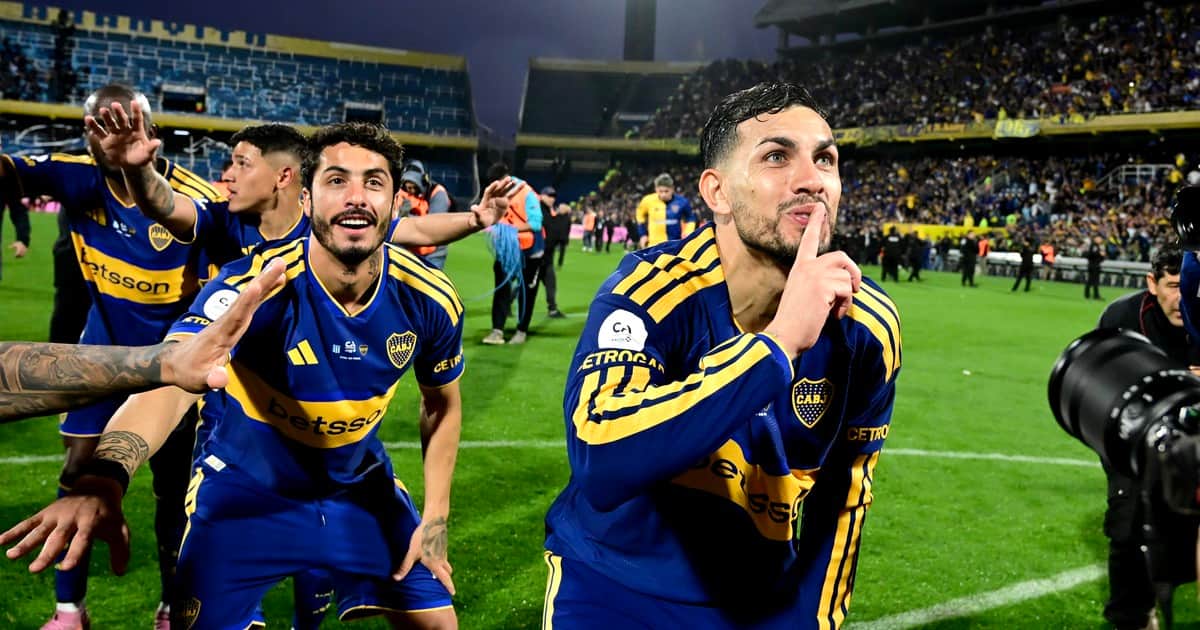 El acto fallido de Paredes al cantar un minuto de silencio en los festejos de Boca